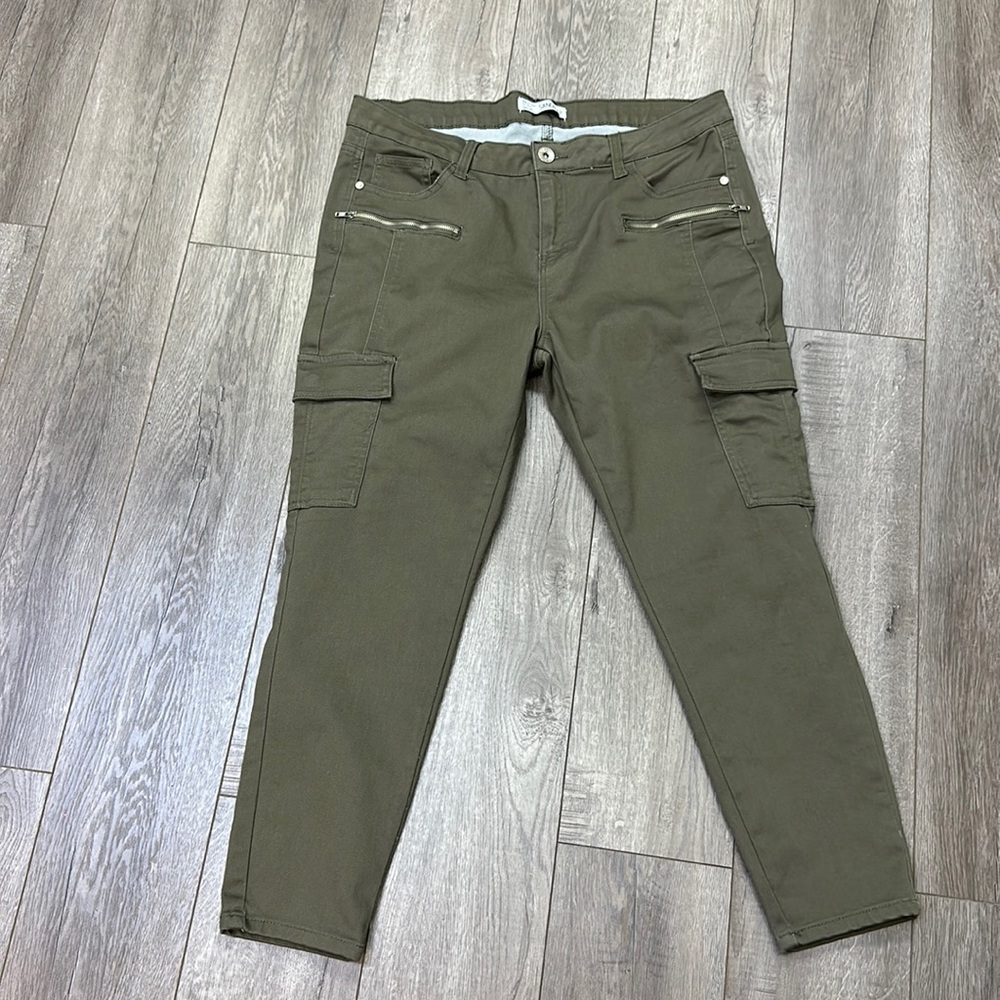 Sandpiper army green cargo pants plus size size 20 new without tags
